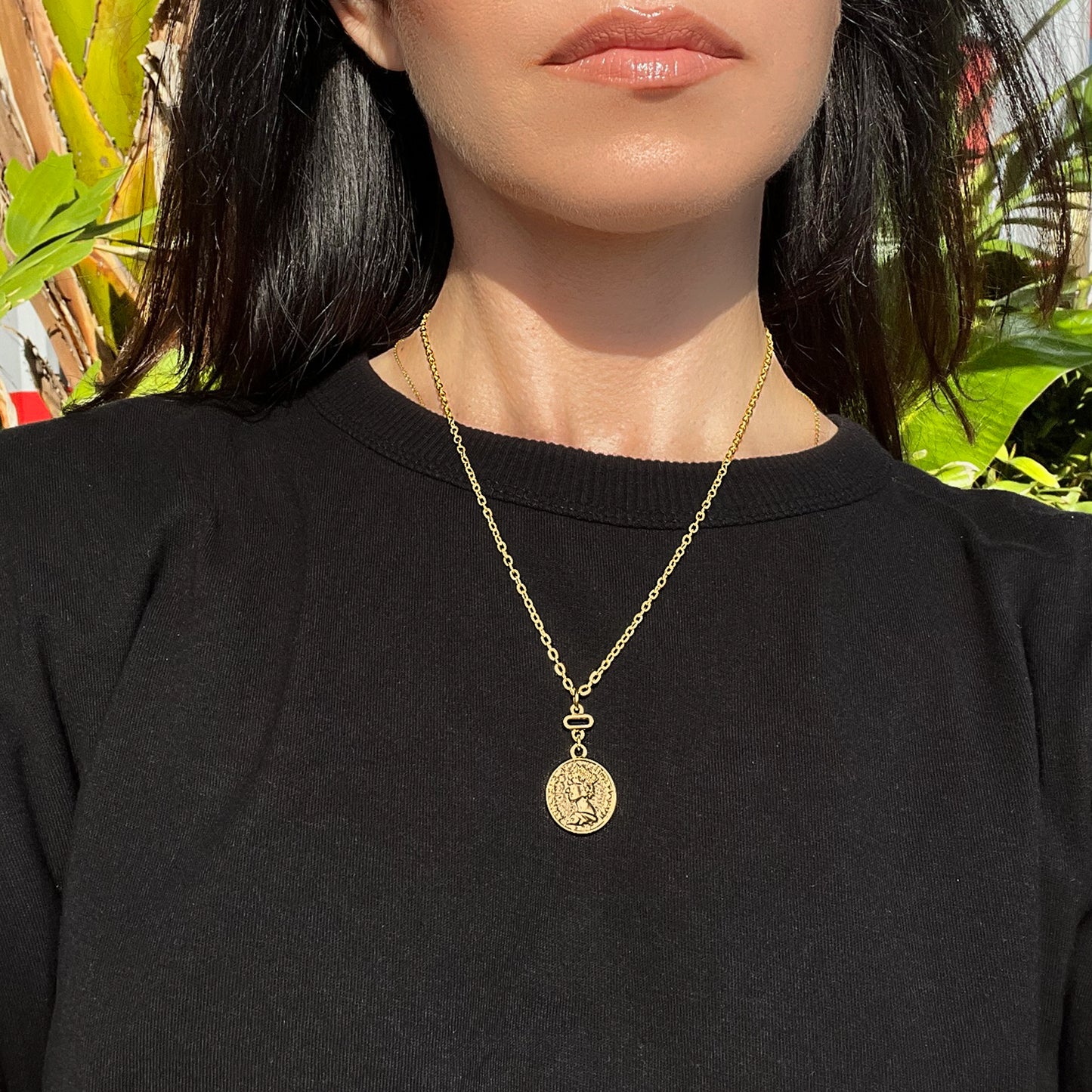 Retro Coin Necklace in Matte Gold